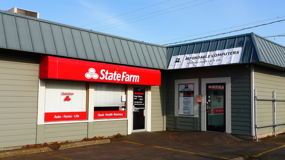 State Farm Insurance and Affordable Computers in Eugene, Oregon (52025117848).jpg
